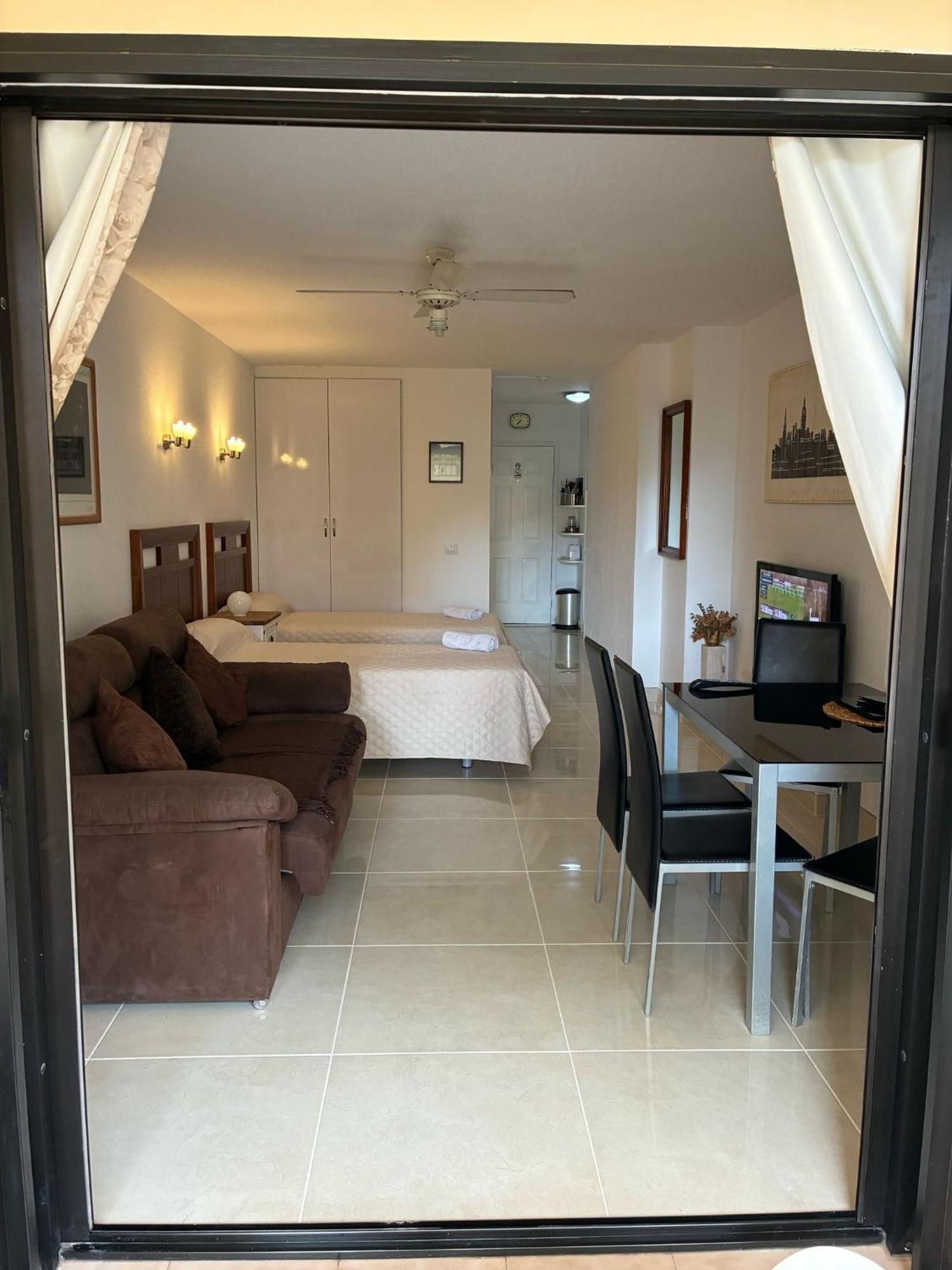 Holiday Studio Apartment In Castle Harbour , Los Cristianos Los Cristianos  Exterior photo