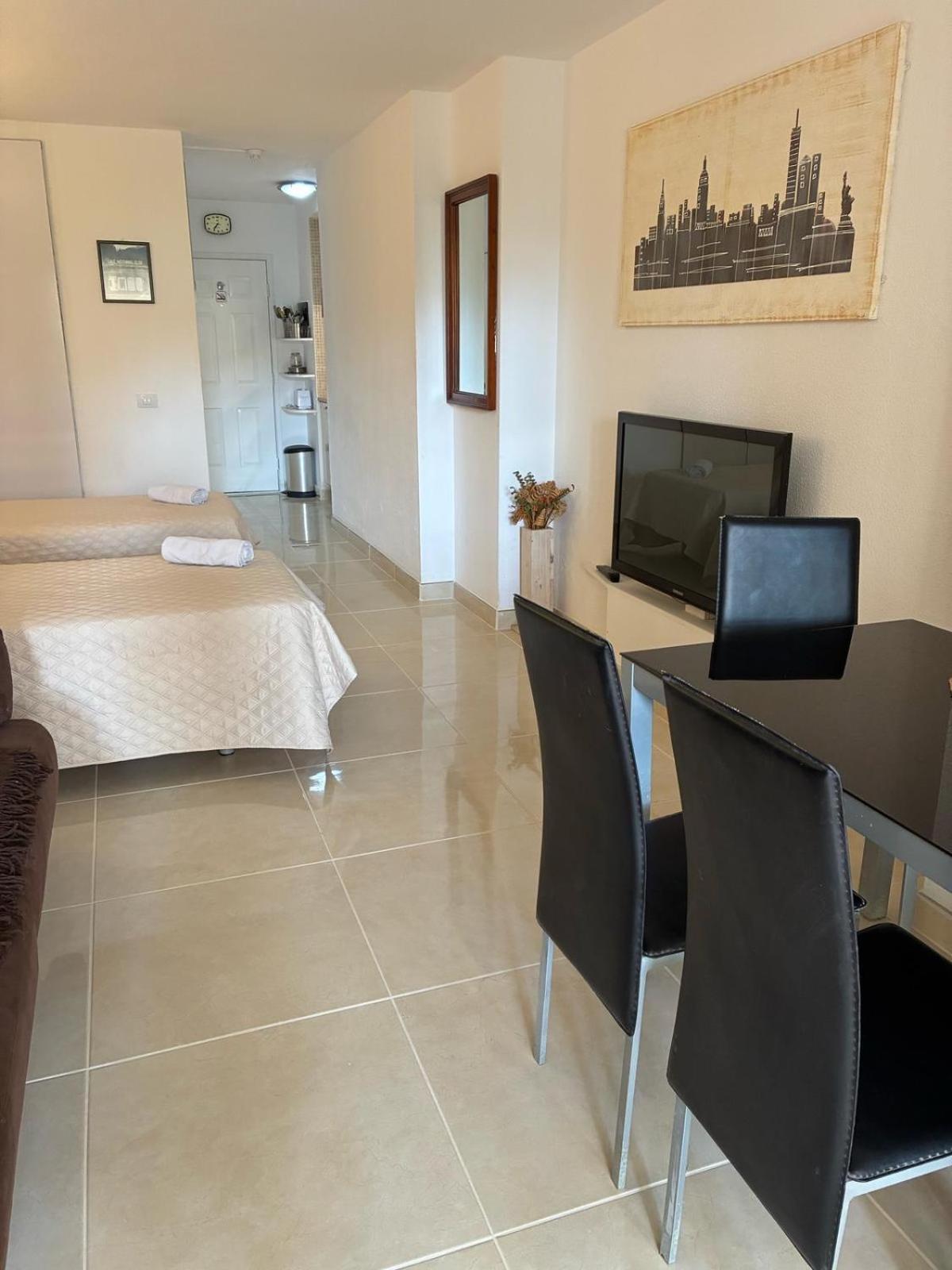 Holiday Studio Apartment In Castle Harbour , Los Cristianos Los Cristianos  Exterior photo